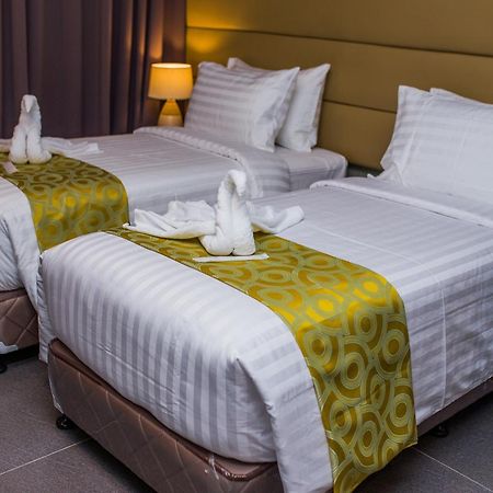 Hotel Costa Brava Tacloban Kültér fotó