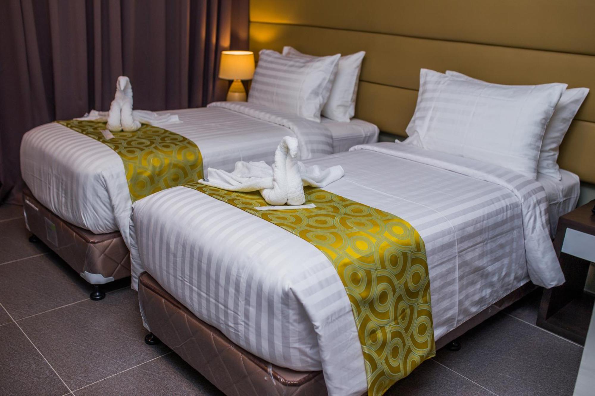 Hotel Costa Brava Tacloban Kültér fotó