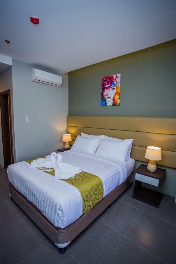 Hotel Costa Brava Tacloban Kültér fotó