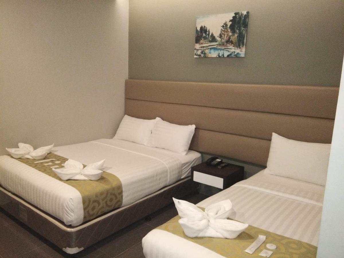 Hotel Costa Brava Tacloban Kültér fotó